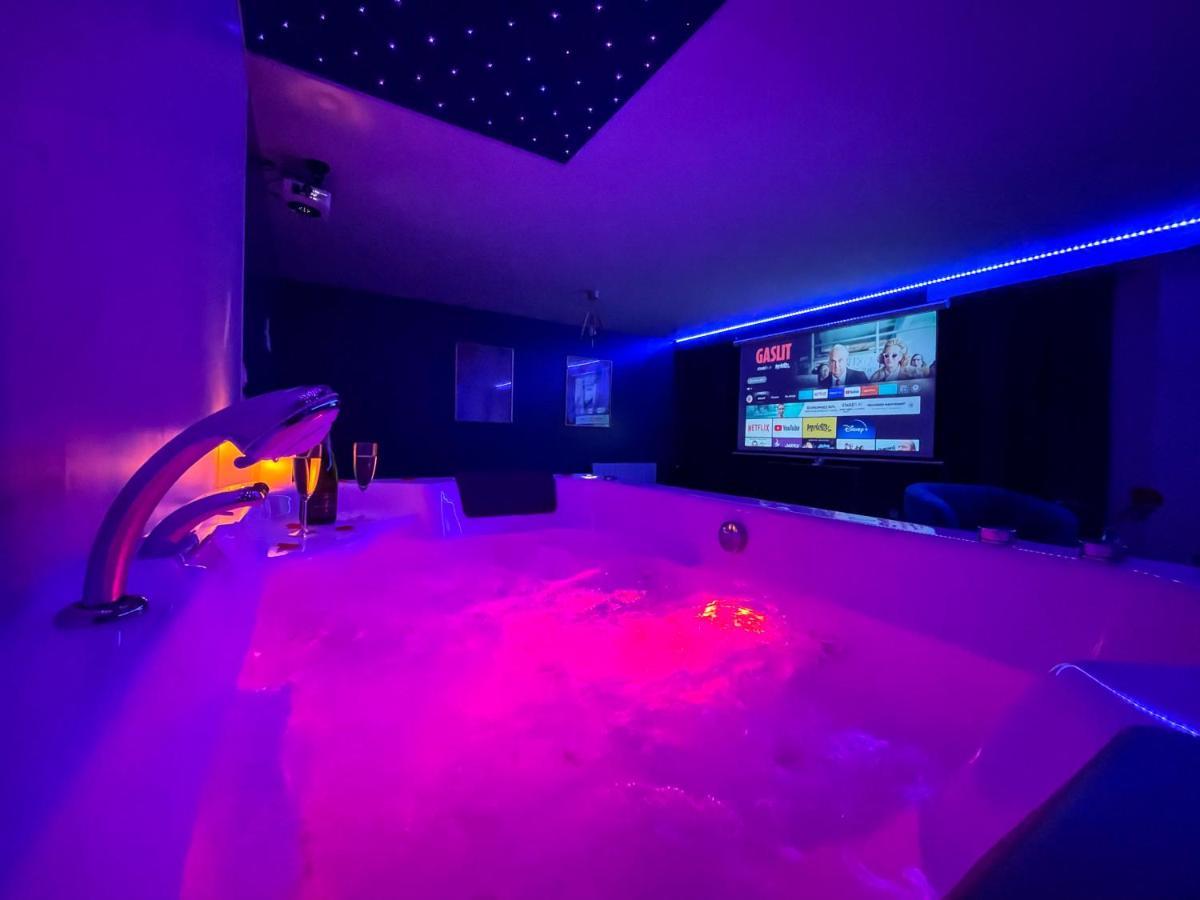 Spa Sous Les Etoiles - Cinema - Netflix - Parking - Gare Amiens Exterior photo